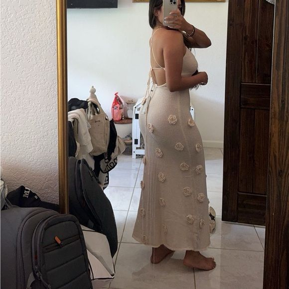 MESHKI SUKI KNIT MAXI DRESS WITH FLOWERS - Picture 2 of 2